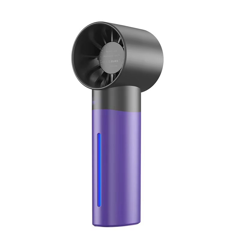 Tragbarer Ventilator mit Sprühnebel