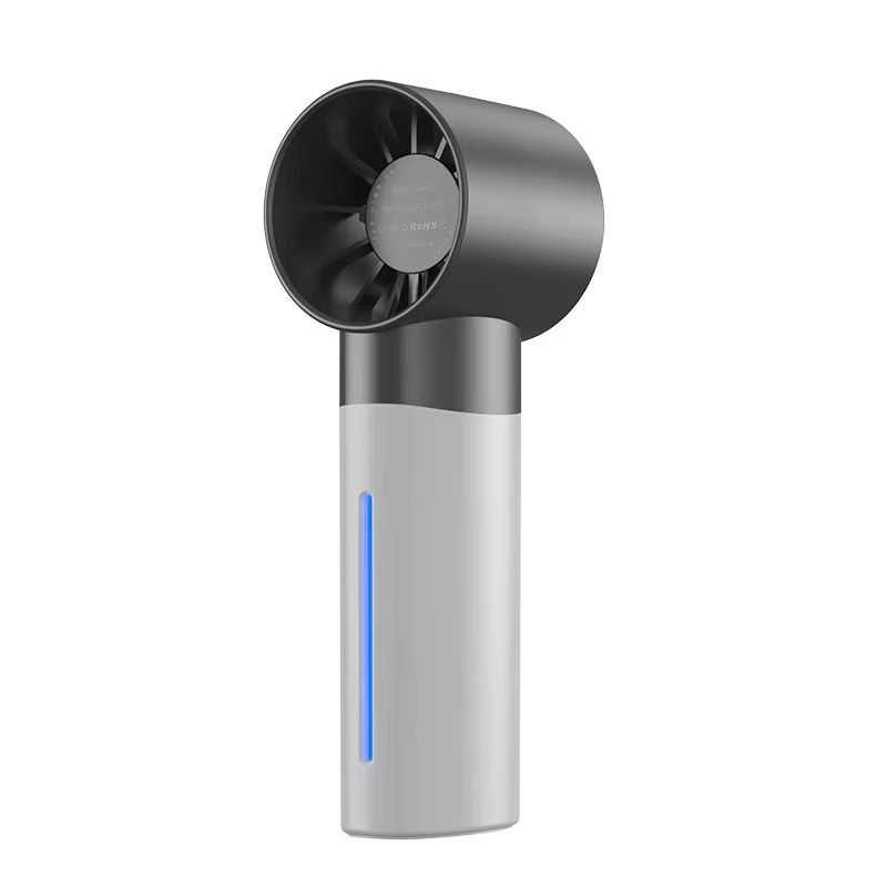 Tragbarer Ventilator mit Sprühnebel